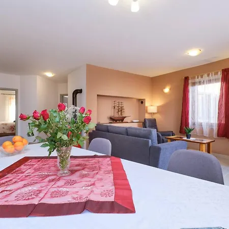 Dino 1 Apartament