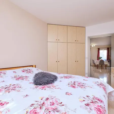 Dino 1 Apartment Mali Lošinj